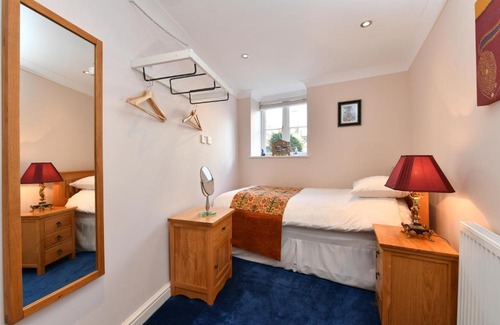 Calne Bed & Breakfast | Heritage Bed and Breakfast