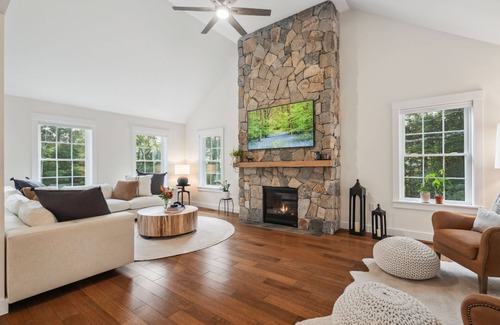 Plymouth House | Heritage Hill Hideaway · Pool, Sauna, Hot Tub, 10 mins to Squam Lake Beach