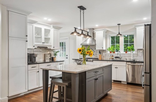 Plymouth House | Heritage Hill Hideaway · Pool, Sauna, Hot Tub, 10 mins to Squam Lake Beach