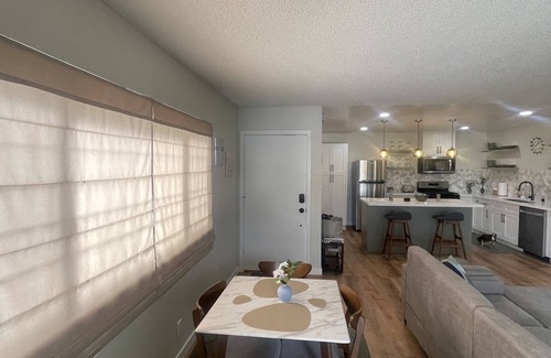 Hermosa Beach Condo | HERMOSA BEACH, CA - Walk to Pier, Beach, Restaurants & Shops.