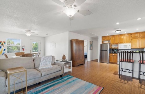 Spring Hill Apartment | Hernando Beach Apartment- Downtown Close To Everythingn