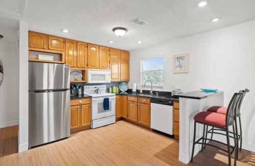Spring Hill Apartment | Hernando Beach Apartment- Downtown Close To Everythingn