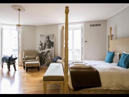 Misericordia House | Hi to the luxe apt