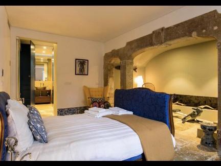 Misericordia House | Hi to the luxe apt