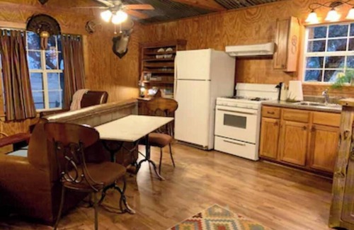 Llano Cabin | Hickory Ridge Hide Away Cabin- Romantic Getaway, Beautiful Starry Skies, Sunsets