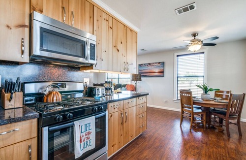 Westminster Cottage | Hidden 8 Acre Get Away+ Private Fishing Pond