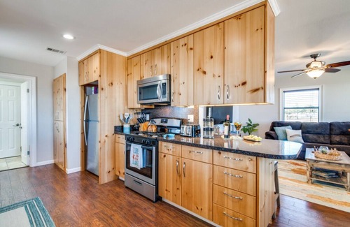 Westminster Cottage | Hidden 8 Acre Get Away+ Private Fishing Pond