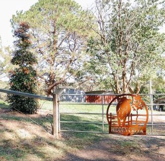 Bellthorpe Villa | Hidden Creek Cabin