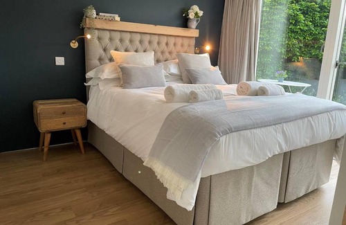 Box House | Hidden Escape