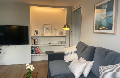 Box House | Hidden Escape