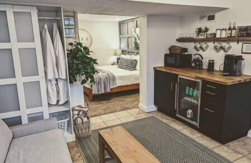 Columbia Heights House | Hidden Garden Suite & Spa