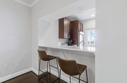 Barney Circle House | Hidden Gem@Capitol Hill, 4BDR,2.5BA , 2 Blocks to Metro - DowntownDC, DCA, IAD