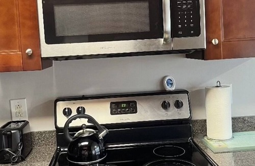 Greenbrier West House | Hidden gem in the heart of Chesapeake, Va. Minutes away from Chesapeake Regional