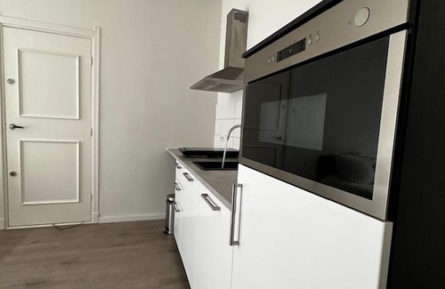 Delft Apartment | Hidden Gem next to TU Delft Campus family P40