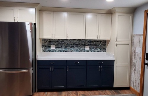 Kendall Cottage | Hide-a-way at Swan Lake: fishing, relaxing, and dog friendly.