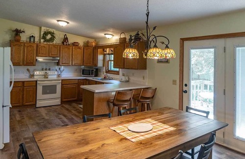 Wabasha County House | Hideaway in the Millville Valley