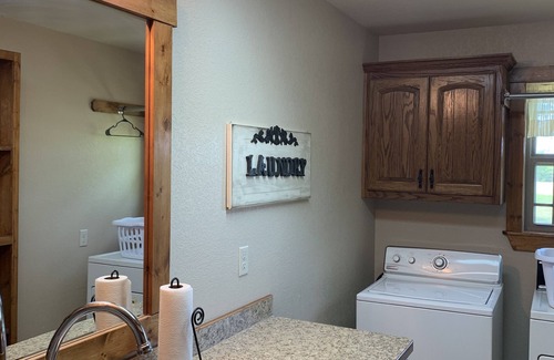 Winnsboro Cabin | Hideaway on the Hill - Winnsboro, Texas