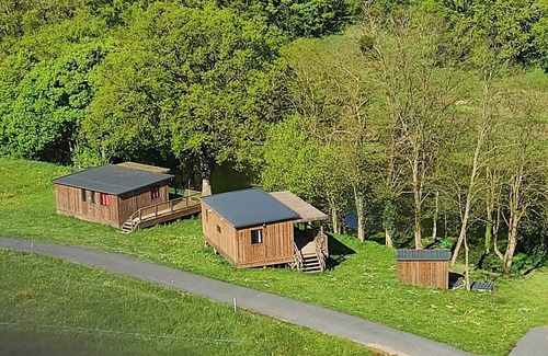 Maulevrier Ski Chalet | High-comfort "Lodge" chalet on stilts on the waterfront near the Puy du Fou!