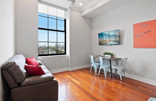 Olde Kensington Apartment | High-end 1br W Rooftop Amenities