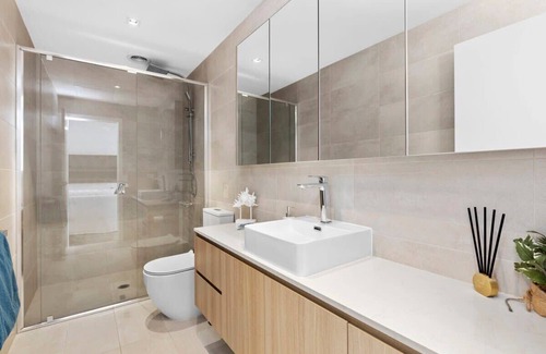 Ocean Grove Apartment | High End Apartment Close to Beach, Cafes, Shops