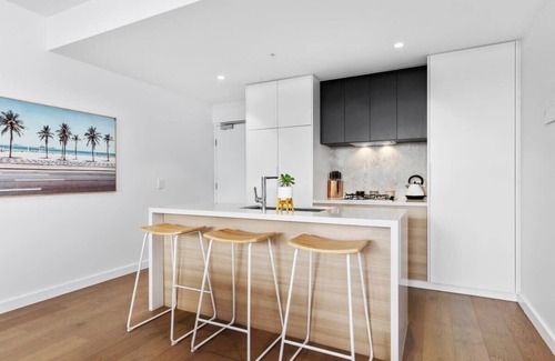 Ocean Grove Apartment | High End Apartment Close to Beach, Cafes, Shops