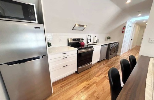 Arlington Apartment | High-End Condo with Modern Flair