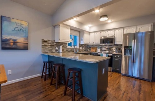 Semora House | High End Family-Friendly Waterfront Lake House with Dock and close to VIR