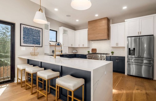 Italian Village House | High End New Build, Rooftop Hot Tub, City Views!