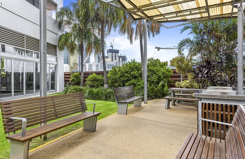 Brisbane Central Business District Apartment | High-Floor 2-Bed CBD Unit With Views & Amenities
