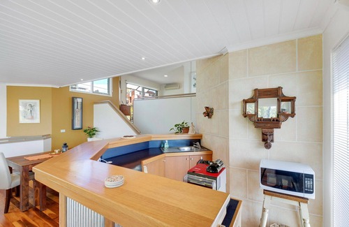 Rosebud House | High on The Hill