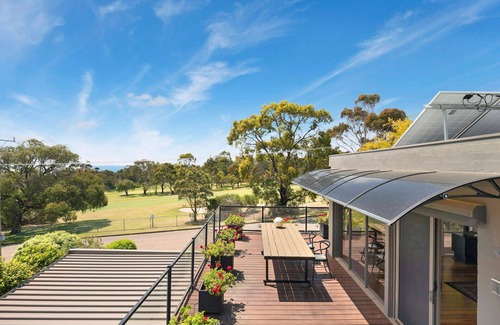 Rosebud House | High on The Hill