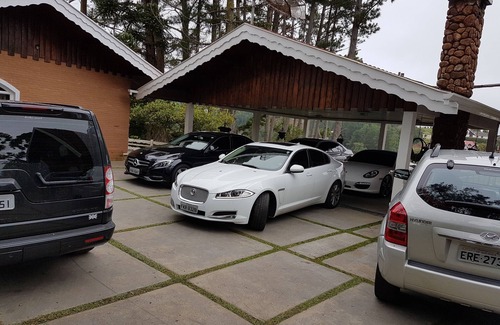 Colinas Capivari House | High Standard House in Alto de Capivari for 20 people with 8 bedrooms and 4 suites