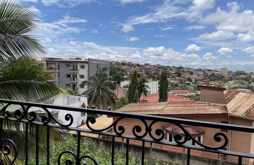 Yaounde Apartment | High standing furnished studio, WIFI, TV - Yaoundé, Omnisports