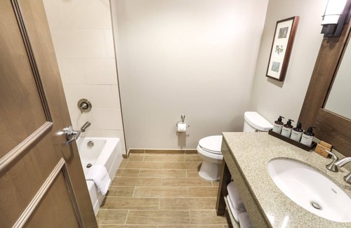 Fairfield Cabin | Highland King Suite | Spacious Stay & Sitting Area