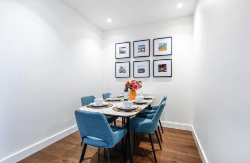 Box Hill Apartment | Highrise Skyline Spectacular View Luxury 2B2B1C