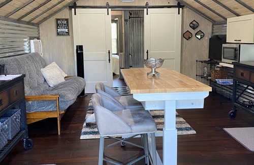 Cub Run House | Hiking,Caves,Waterfalls and Amazing RockFormations