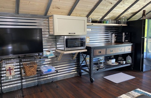 Cub Run House | Hiking,Caves,Waterfalls and Amazing RockFormations