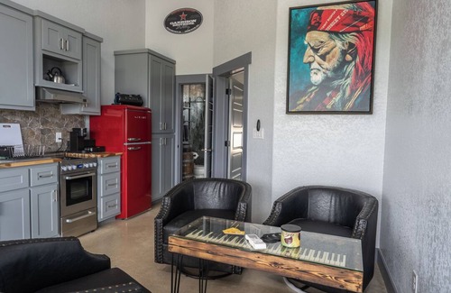 Johnson City House | Hill Country Guest Houses