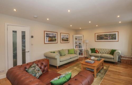 Ambleside House | Hillhead