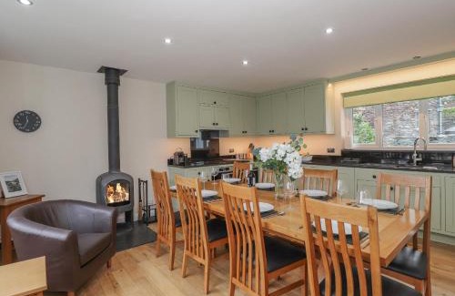 Ambleside House | Hillhead