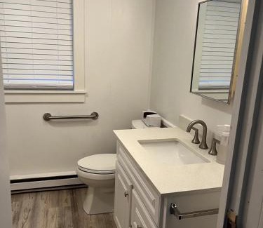 South China House | Hillside Cabin