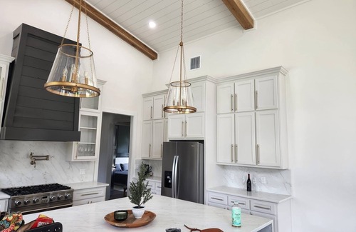 Albany Cabin | Hillside Hideaway