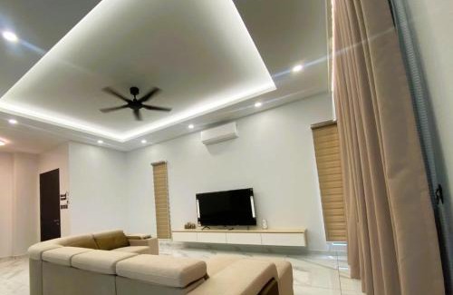 Kampung Bukit Merbah House | Hillside Loft 4Bed5Bath1King5Queen1SofaBed 16pax