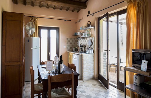 San Savino Apartment | Hillside Retreat in San Savino