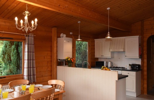 Rhayader Cottage | HILLSIDE VIEW, pet friendly, with hot tub in Rhayader