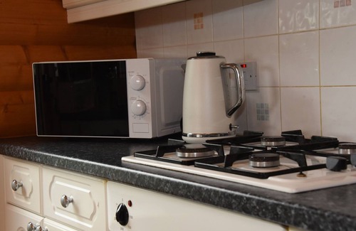 Rhayader Cottage | HILLSIDE VIEW, pet friendly, with hot tub in Rhayader