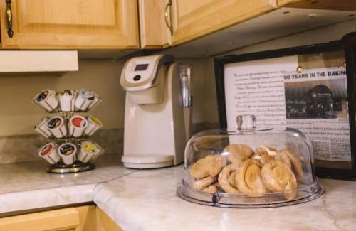 London Apartment | Hilltop Hideaway - 3BDR in Downtown London, KY