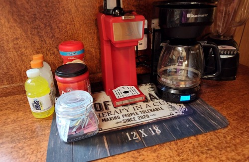 Bronson House | Hilltop Hideaway is a Spacious, Farmhouse style Mobile Home-Lake Sam Rayburn, TX