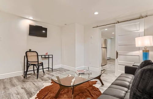 Hilltop House | Hilltop I Cherry Creek I Guest suite I Museums