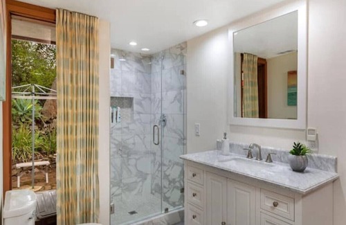 North Ridge Villa | Hilltop Retreat, Private Hiking Trails, Main House + 2 Vills, Open Views